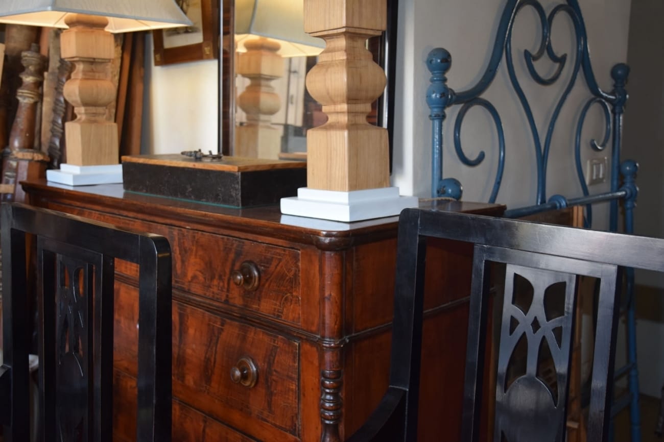 Pair of lamps Jane Harman storage and furniture restoration in Florence
